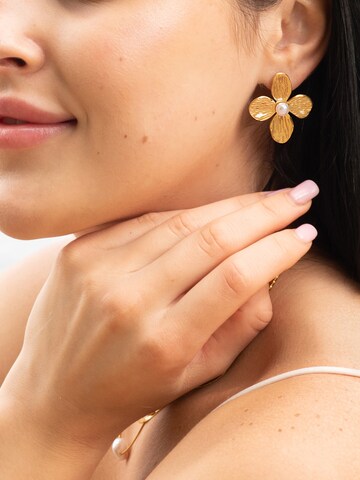 Akzent Earrings 'V"ilana" aus langlebigem Edelstahl, wasserfest' in Gold: front