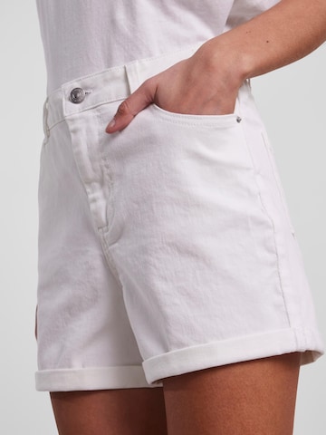 PIECES Regular Jeans 'Pacy' in White