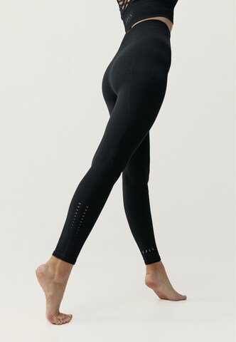 Born Living Yoga Skinny Sporthose 'India' in Schwarz