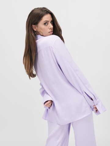 ABOUT YOU x VIAM Studio Shirt 'MARILYN' in Purple