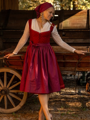INNA.Trachten Dirndl 'Margaux' in Rot: Vorderseite