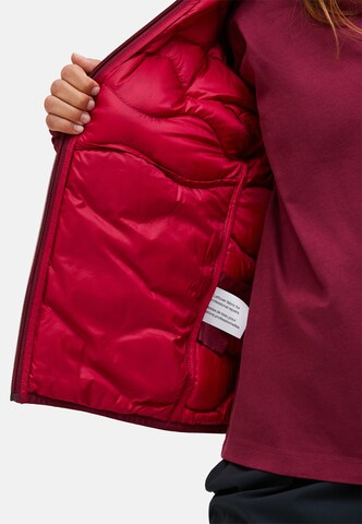 PEAK PERFORMANCE Between-Season Jacket in Red