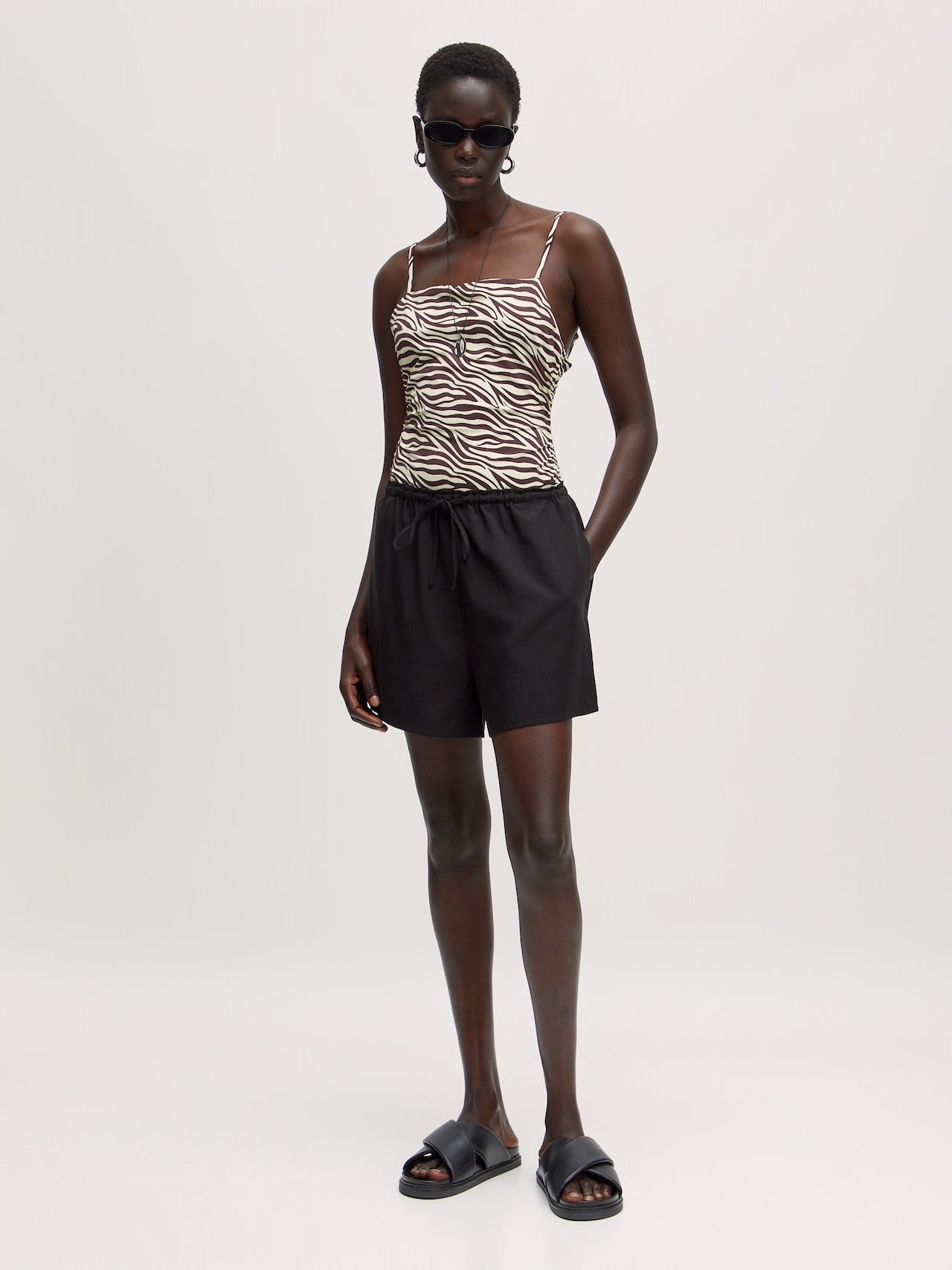 EDITED Produkte Badeanzug 'Victoria' beige