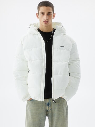 Pull&Bear Between-Season Jacket in White: front