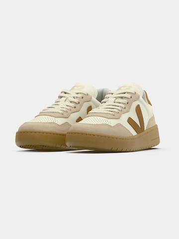 Veja Sneaker 'V-90' in Beige
