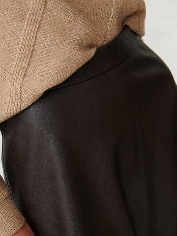 TATUUM Skirt 'DIRALO' in Brown