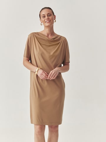 TATUUM Kjole 'Zanaka' i beige: forside