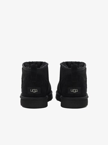 Boots 'Classic Ultra Mini' di UGG in nero
