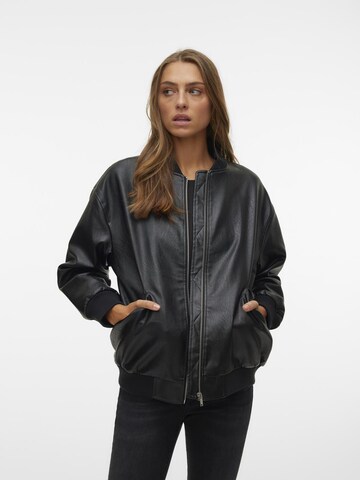 VERO MODA - Chaqueta de entretiempo 'Agate' en negro: frente