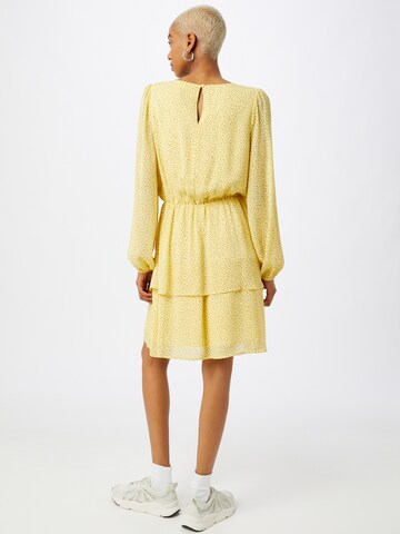 Robe 'Linoa Rikkelie' MSCH COPENHAGEN en jaune