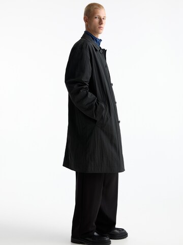 Cappotto di mezza stagione di Pull&Bear in nero