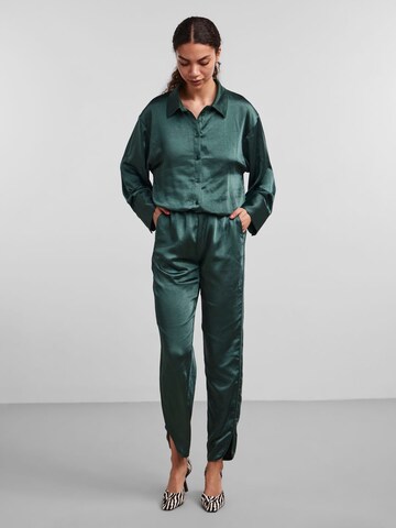 Tapered Pantaloni 'VIMA' di Y.A.S in verde