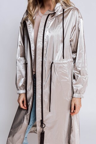 Zhrill Between-Season Jacket in Silver