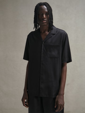 ABOJ ADEJ Regularny krój Koszula 'Tserona' w kolorze czarny: przód