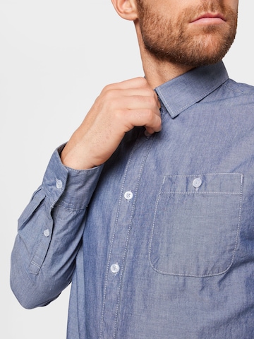 Coupe regular Chemise TOM TAILOR en bleu