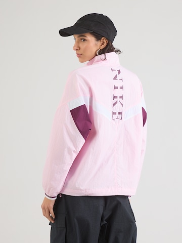Nike Sportswear Tussenjas in Roze