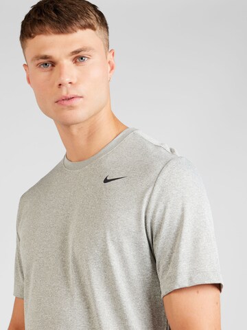 NIKE Funktionsshirt in Grau