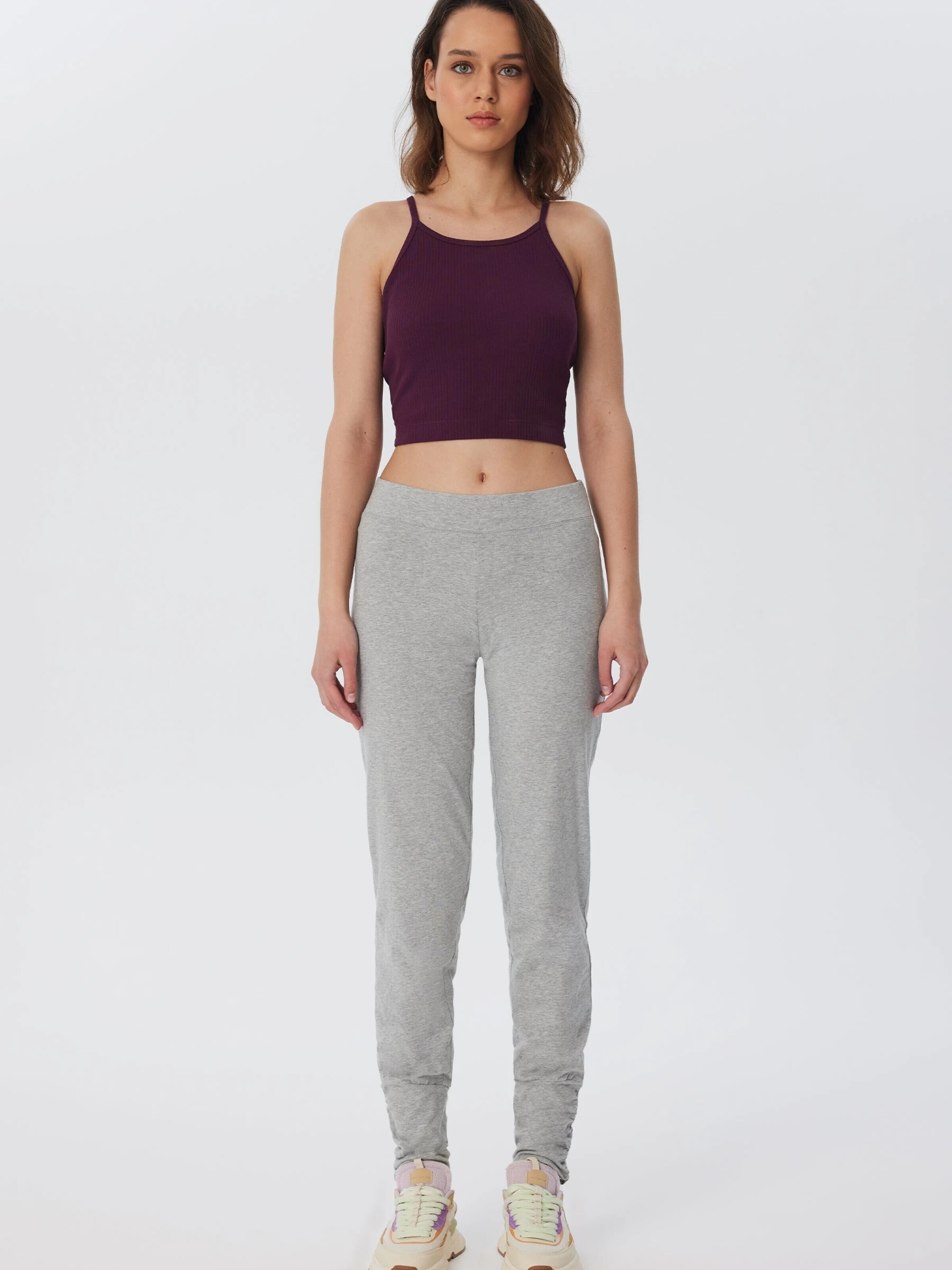 Albero Natur Tapered Pants 'Damen Bio-Baumwoll Yogahose' in Grey: front