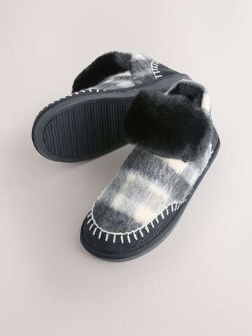 Next Hausschuhe in Schwarz