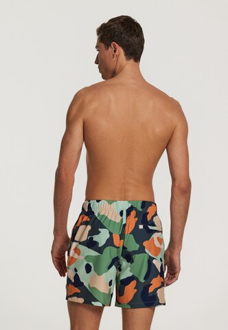 Shiwi Badeshorts 'neo camo 4-way stretch' i grøn