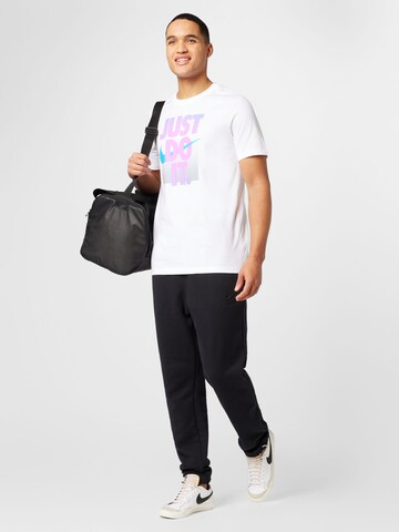 Effilé Pantalon 'Air' Nike Sportswear en noir