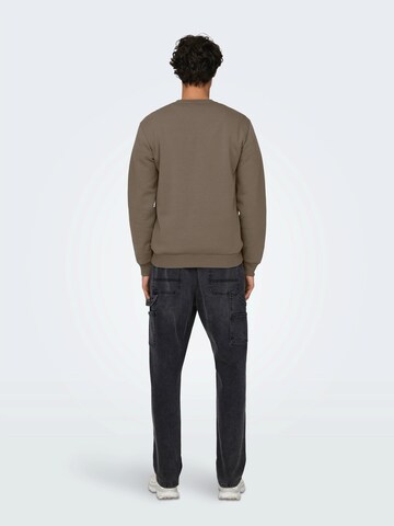 Coupe regular Sweat-shirt 'ONSCERES' Only & Sons en marron