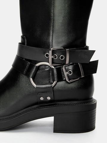 Pull&Bear Stiefel in Schwarz