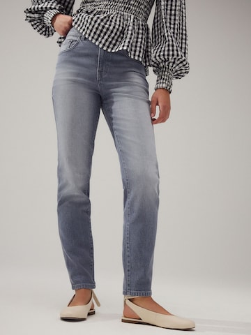 Coupe slim Jean Next en gris