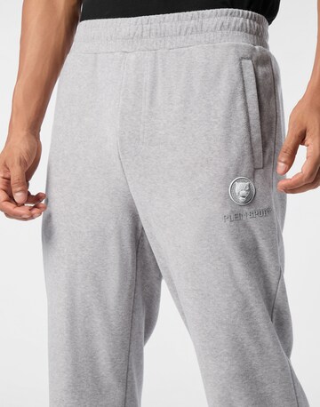 Plein Sport - Tapered Pantalón en gris