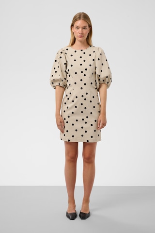 Robe SOAKED IN LUXURY en beige