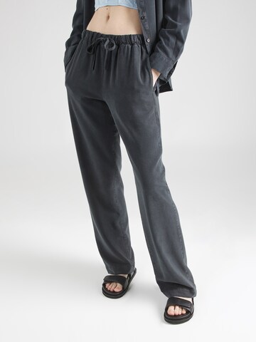 Samsøe Samsøe Regular Trousers 'Sahoysa' in Grey: front