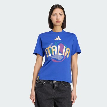 T-shirt fonctionnel 'FIFA Fussball-Weltmeisterschaft 26™ Italien' ADIDAS PERFORMANCE en bleu : devant