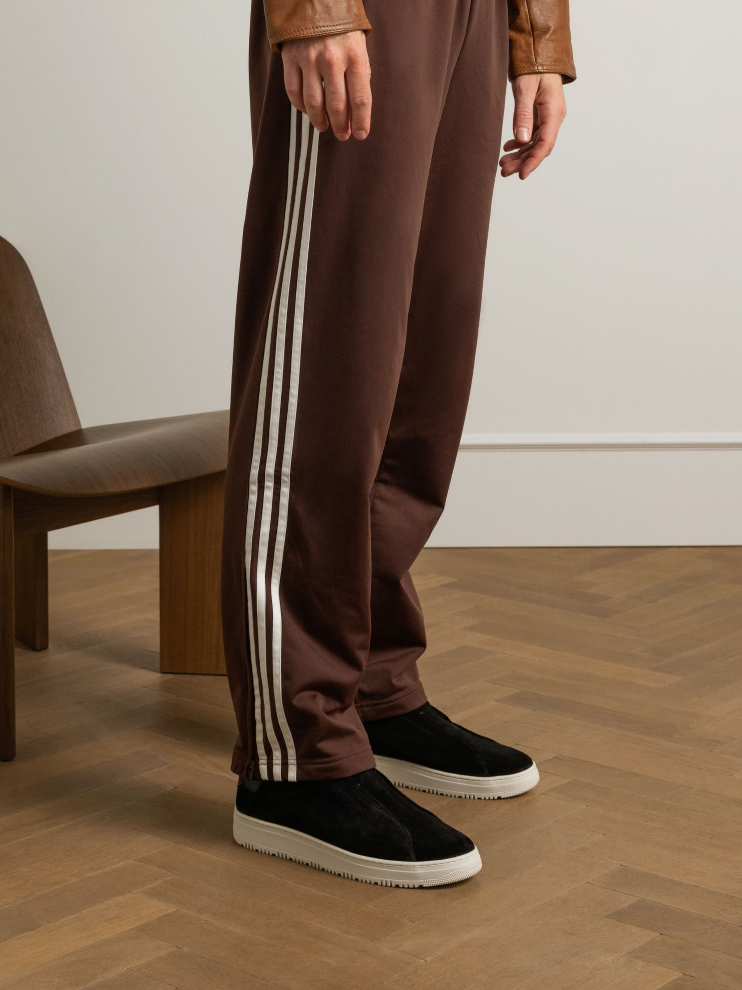 MANFIELD Slip-ons in Zwart
