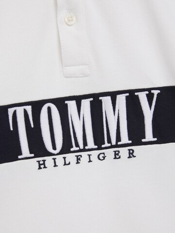 TOMMY HILFIGER - Camiseta en blanco