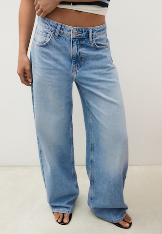 Wide leg Jeans di Bershka in blu: frontale