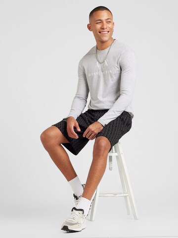 ARMANI EXCHANGE Футболка в Серый