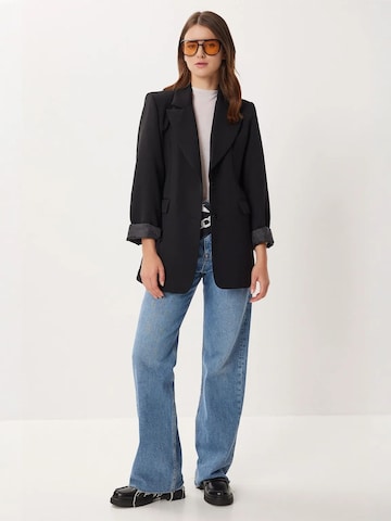 Happiness İstanbul Blazer in Black