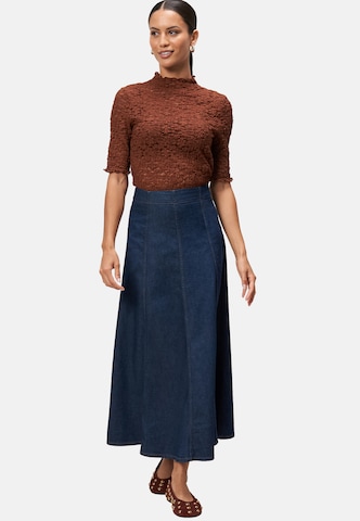 Top di zero in marrone
