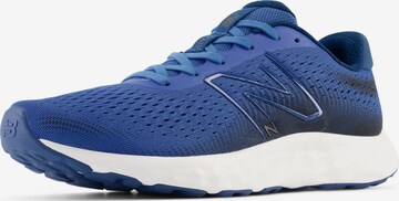 Chaussure de course '520 V8' new balance en bleu : devant