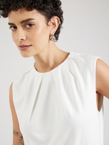 Top di s.Oliver BLACK LABEL in bianco