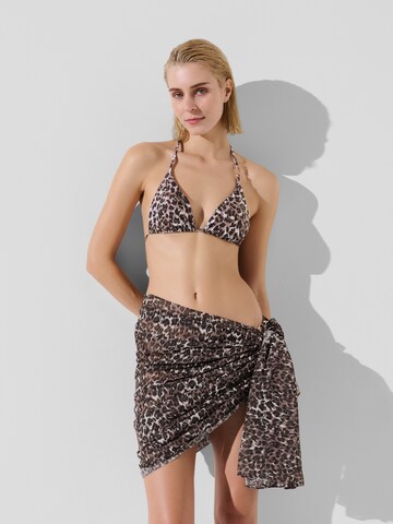 Serviette de plage Karl Lagerfeld en marron : devant