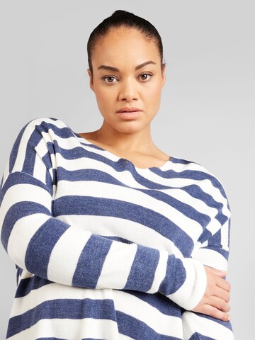 Pull-over 'AMALIA' ONLY Carmakoma en bleu