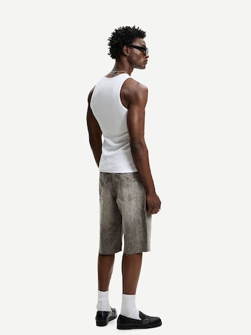 Baggy Jeans de la Bershka pe gri