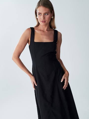 St MRLO - Vestido de noche 'MAIZY' en negro