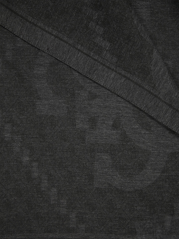 GUESS - Chal en negro