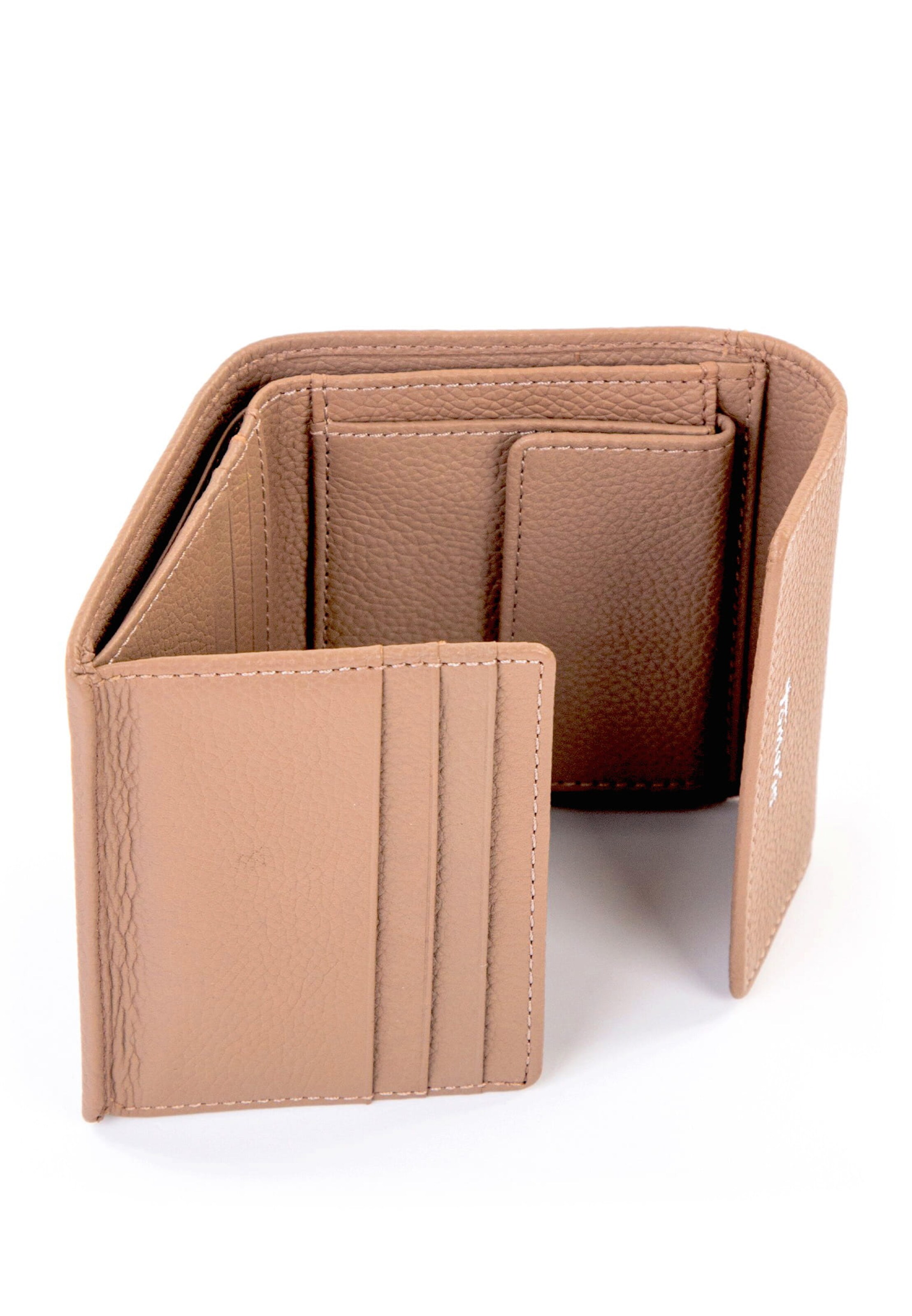 Tamaris Πορτοφόλι 'Amanda' σε μπεζ