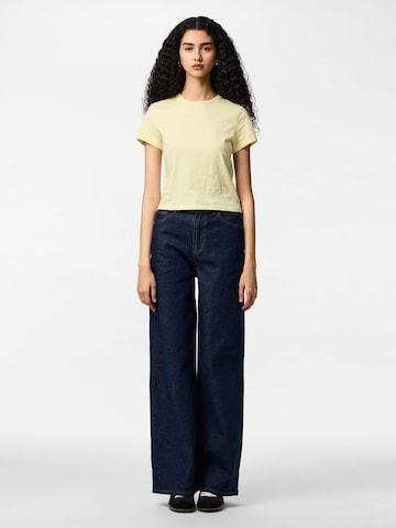 T-shirt 'PCAmelia' PIECES en jaune