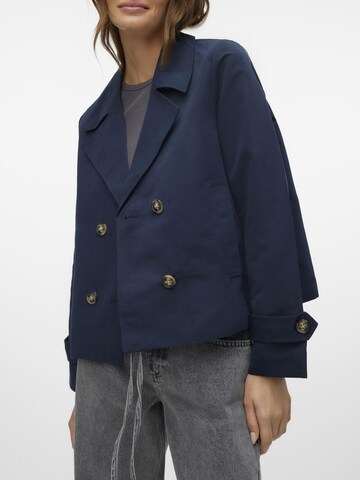 VERO MODA Overgangsfrakke 'CHLOEMIA' i blå