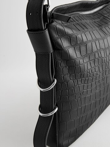 Next Schultertasche in Schwarz