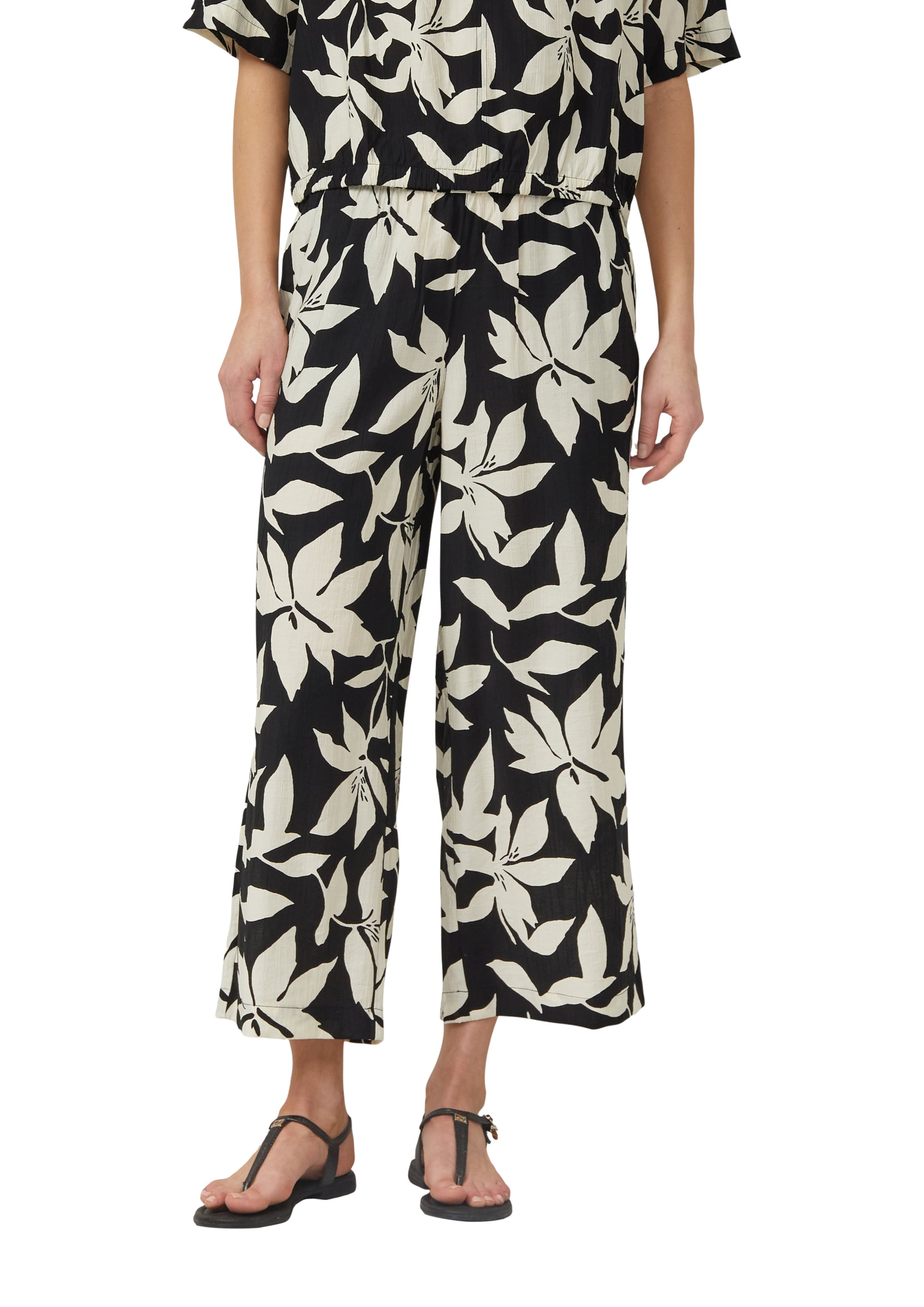 s.Oliver Wide leg Pants in Black